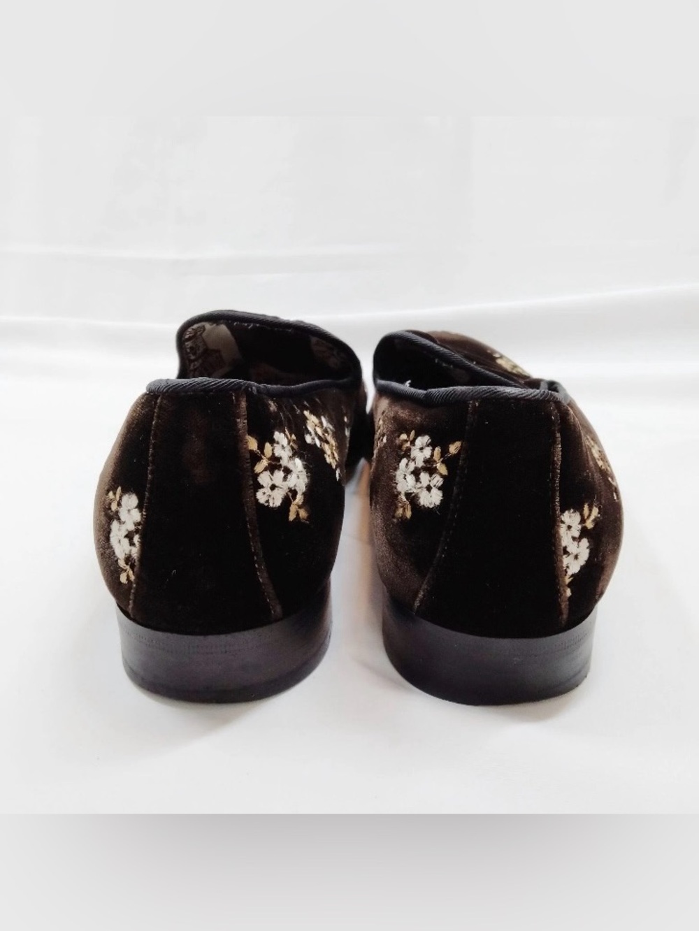 Dolce & Gabbana Black Velvet Floral Embroidered Slip-On Loafers - Picture 3 of 9